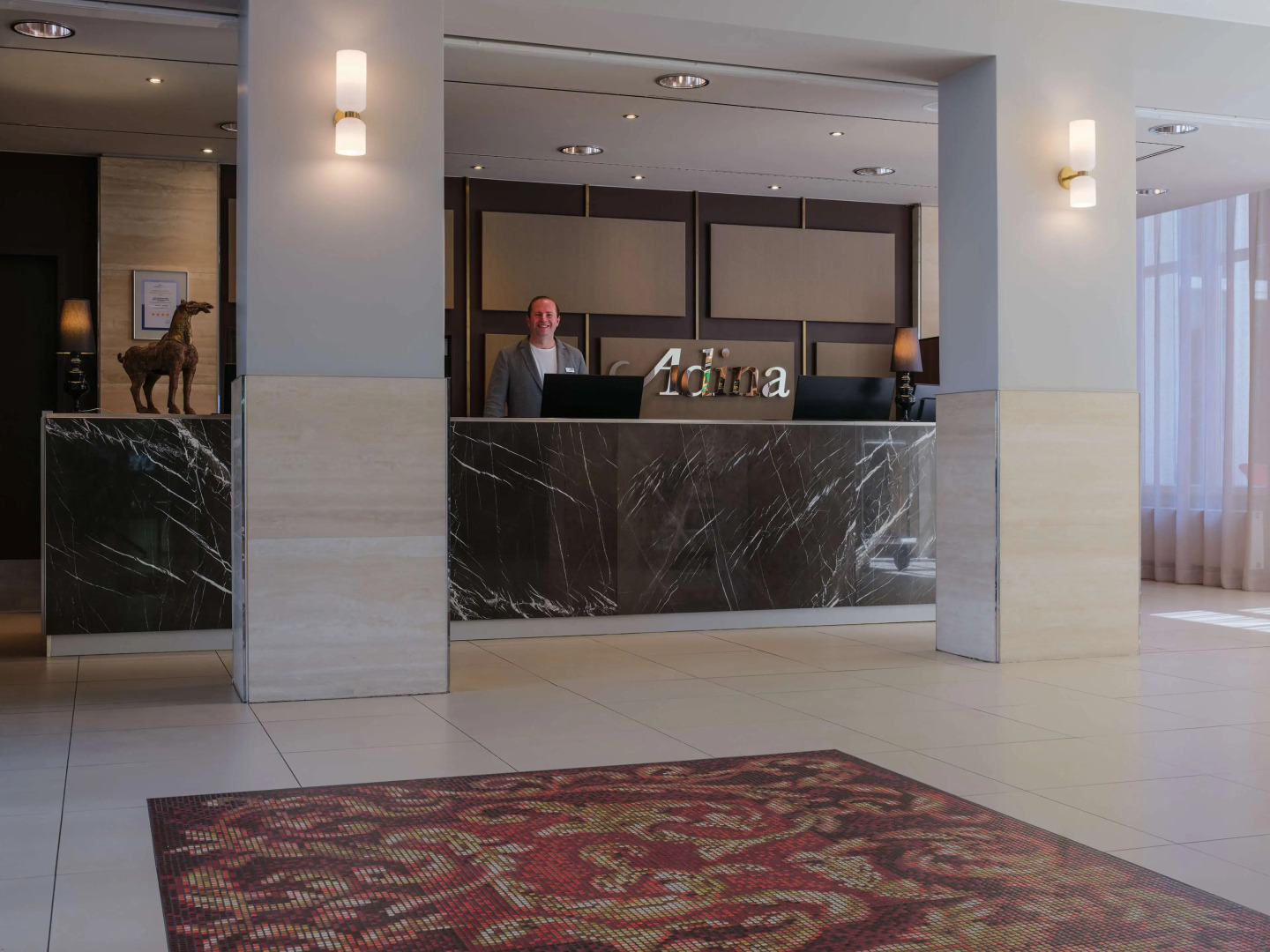 Foto - Adina Apartment Hotel Berlin Checkpoint Charlie