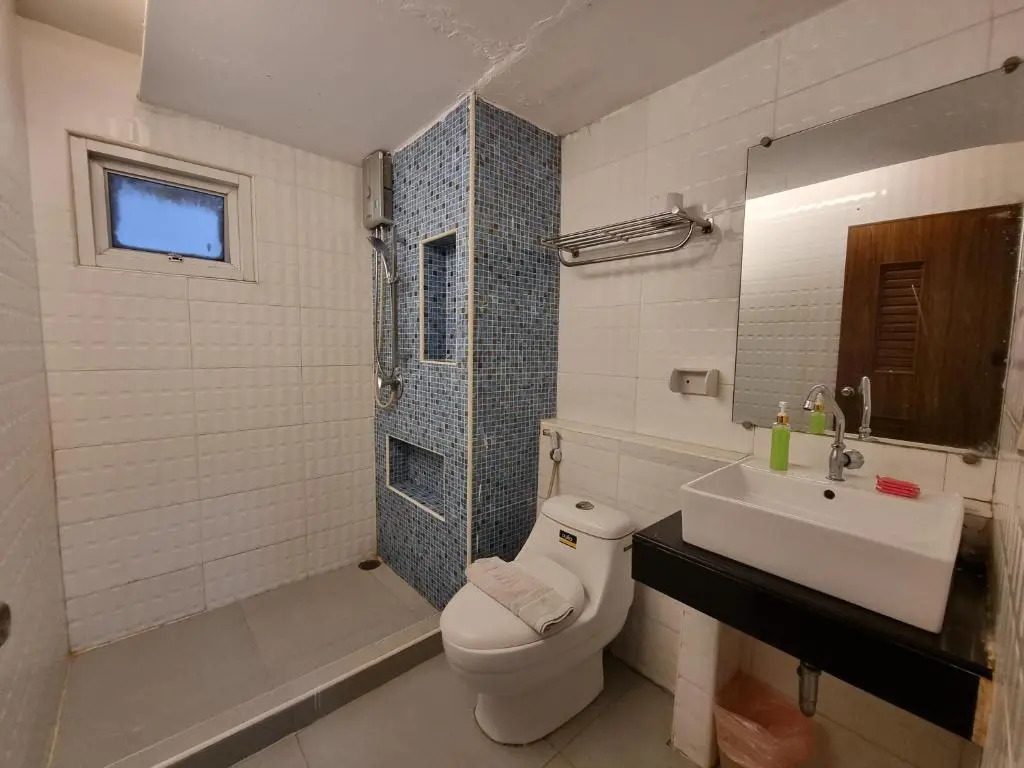 Photo - Cozi Inn Hotel, Bangkok