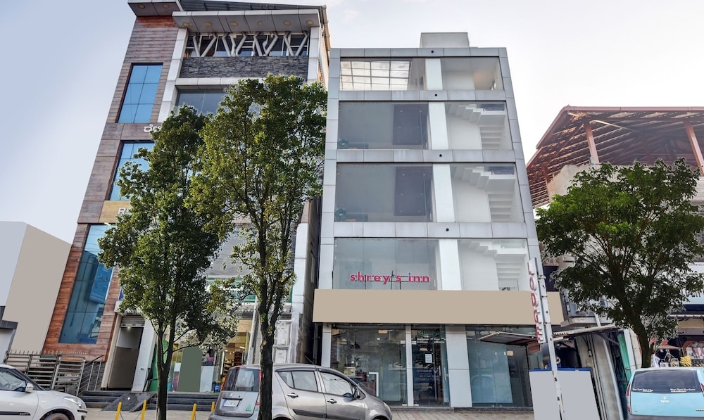 Itsy Hotels Shrey'S Inn Mallandur Road