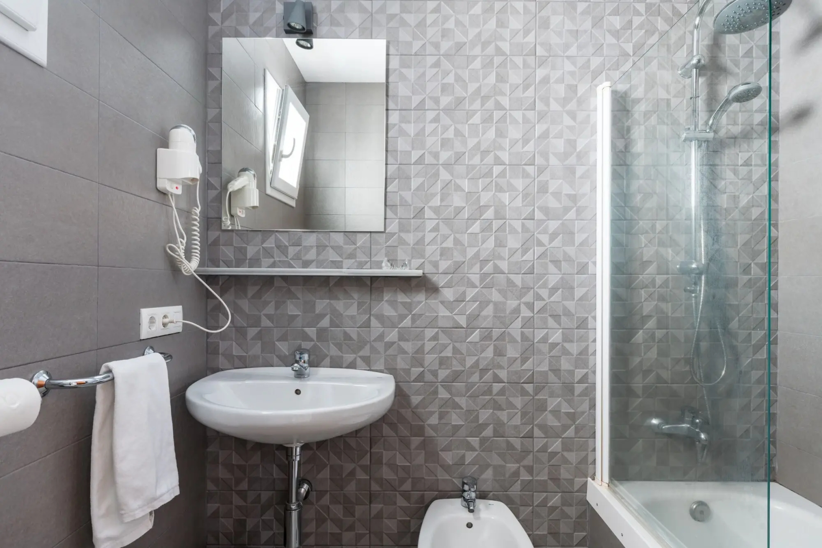 Photo - Cool Sevilla Hotel