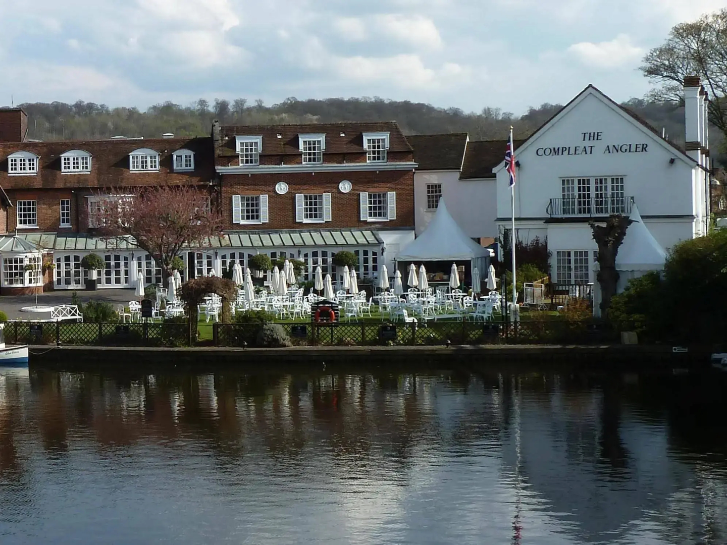Foto - Macdonald Compleat Angler