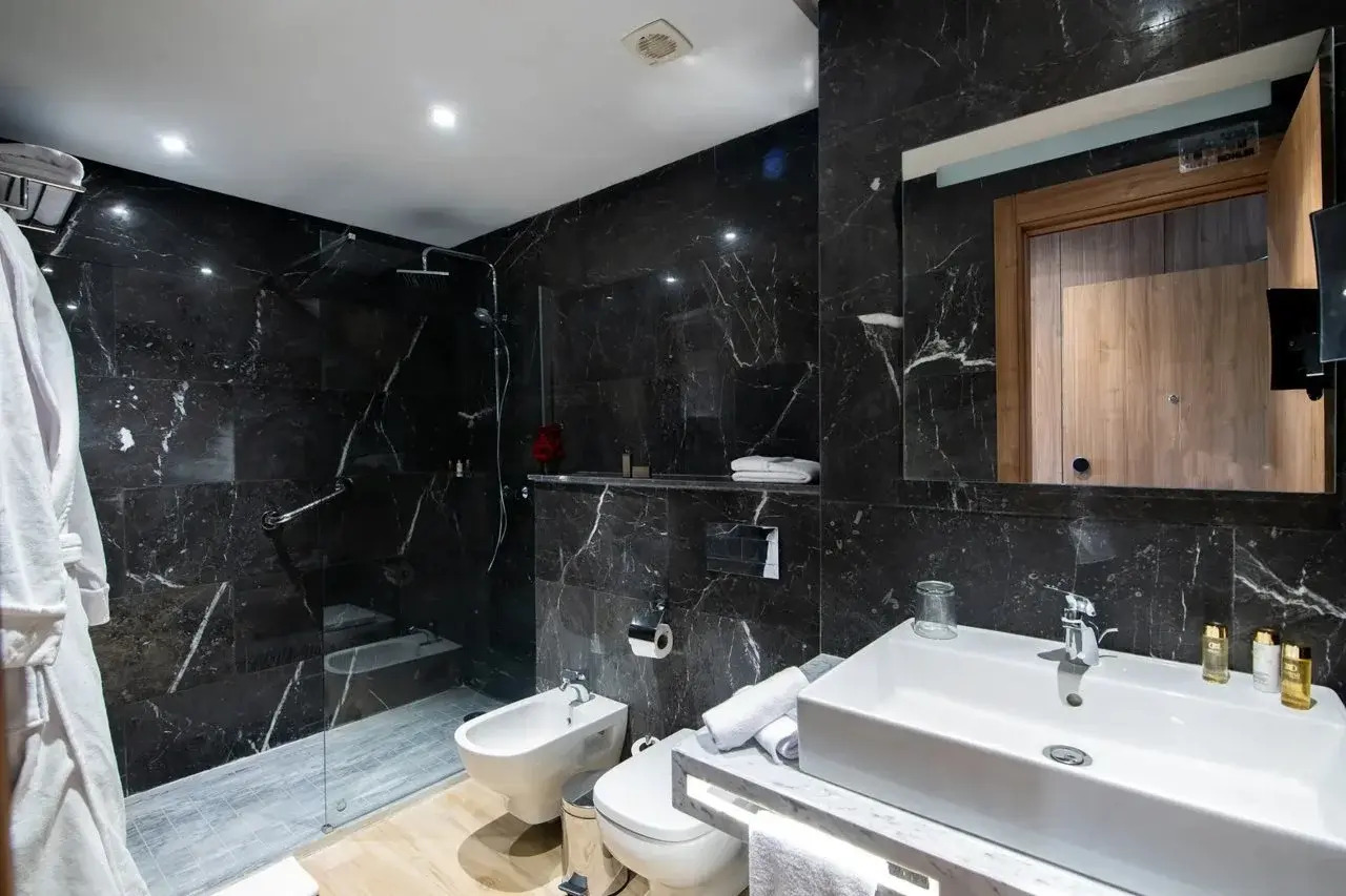 Photo - Dominium Palace