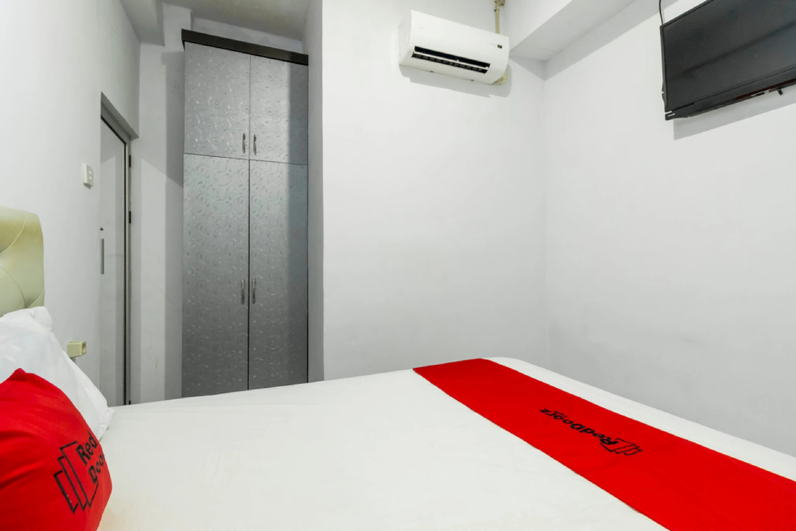 Foto - Reddoorz near Gajah Mada Plaza 2