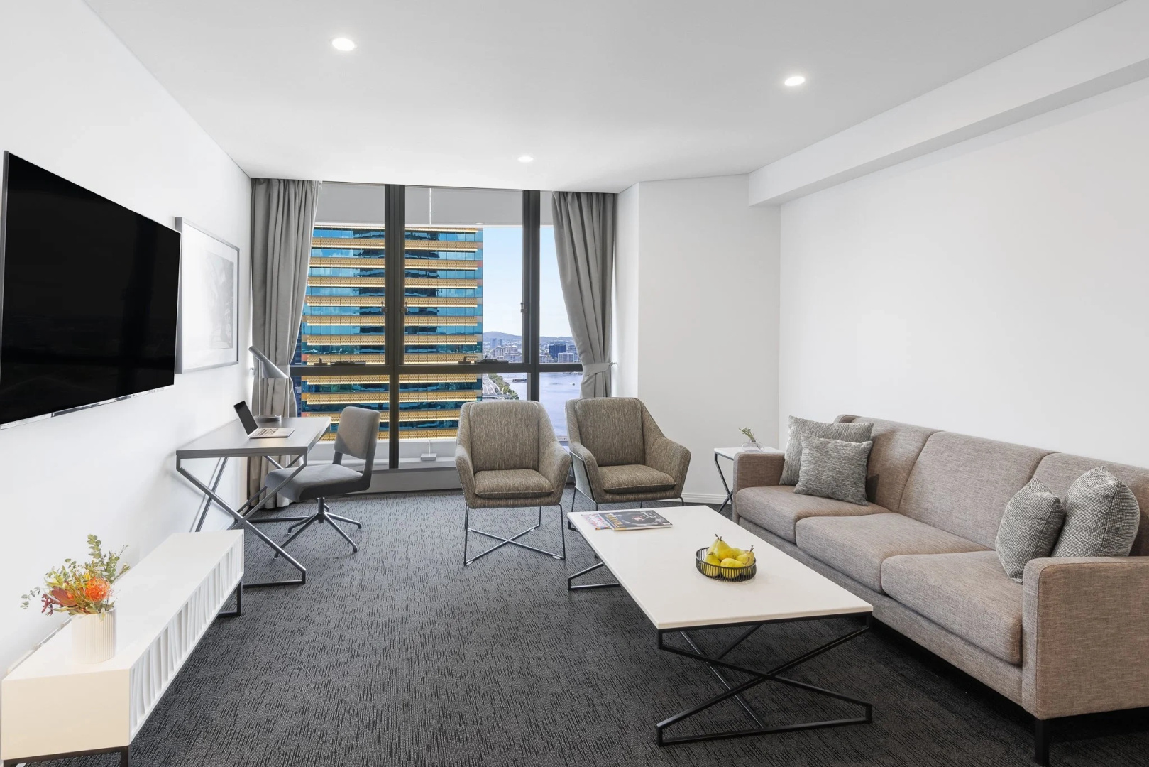Photo - Meriton Suites Herschel Street, Brisbane