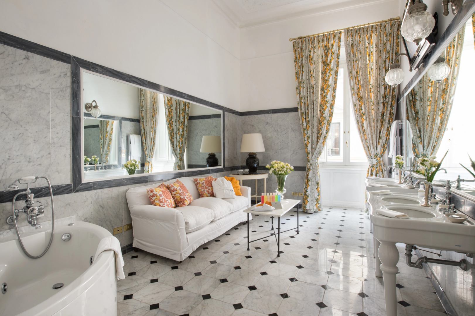 Photo - Grand Hotel Plaza