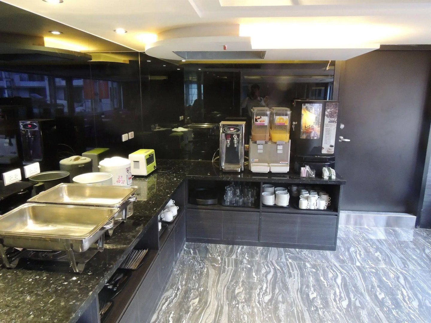 Photo - V-one Vogue Hotel