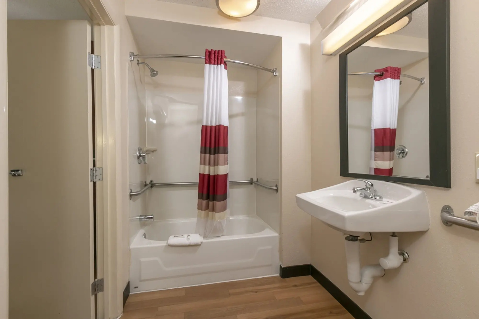 Foto - Red Roof Inn PLUS+ Nashville Airport