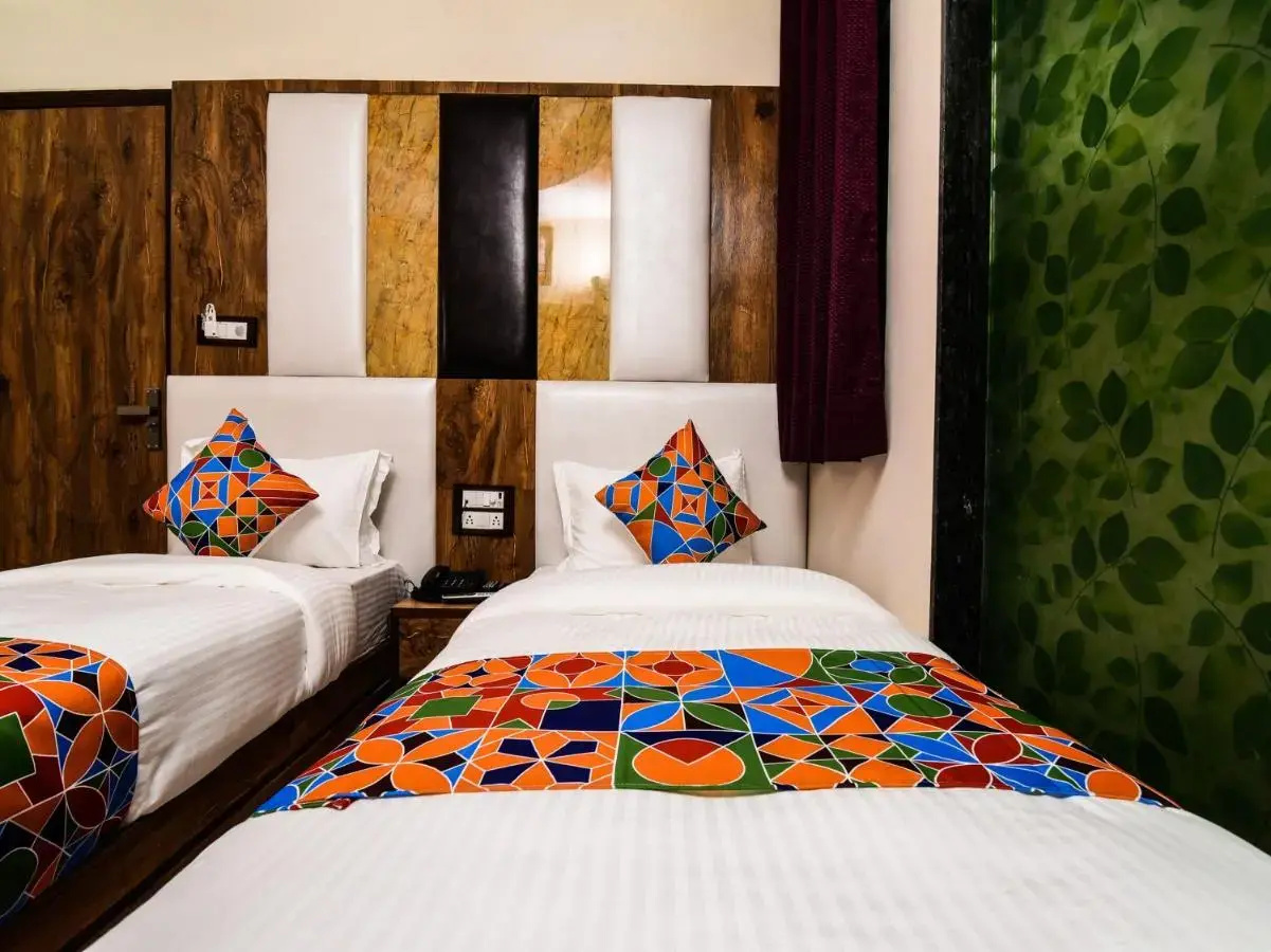 Photo - Hotel Dollar Inn