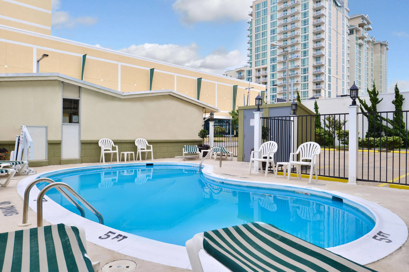 Photo - SureStay Hotel by Best Western Virginia Beach Royal Clipper