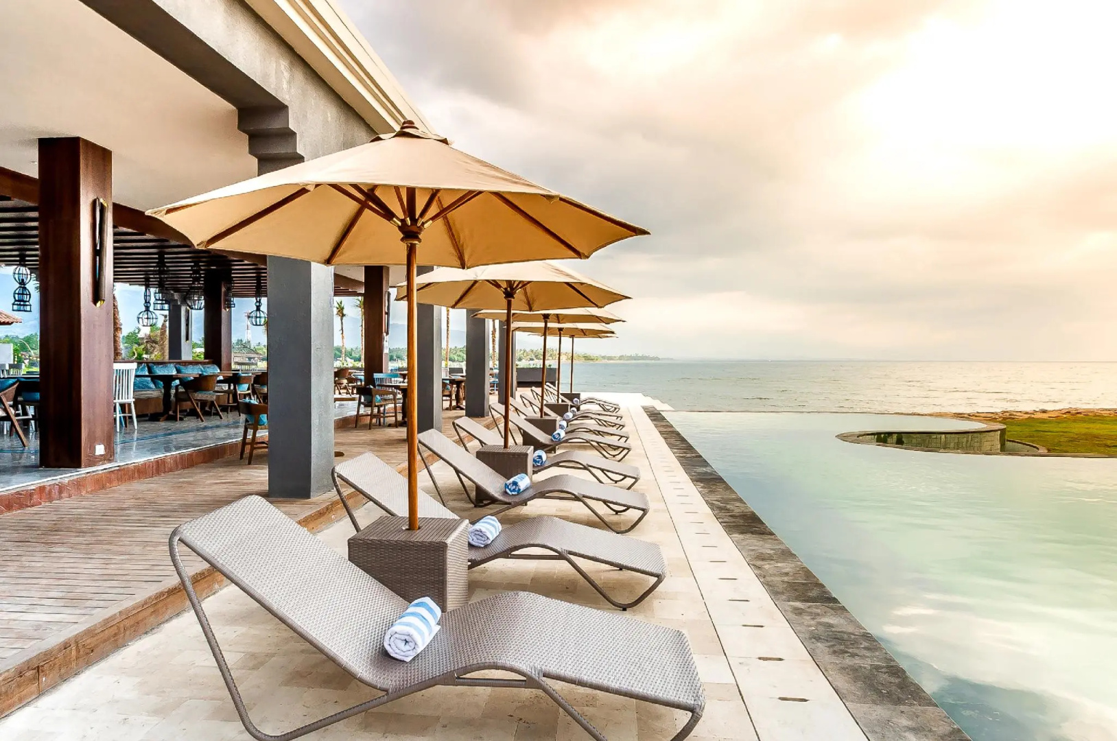 Foto - Lovina Beach Club & Resort