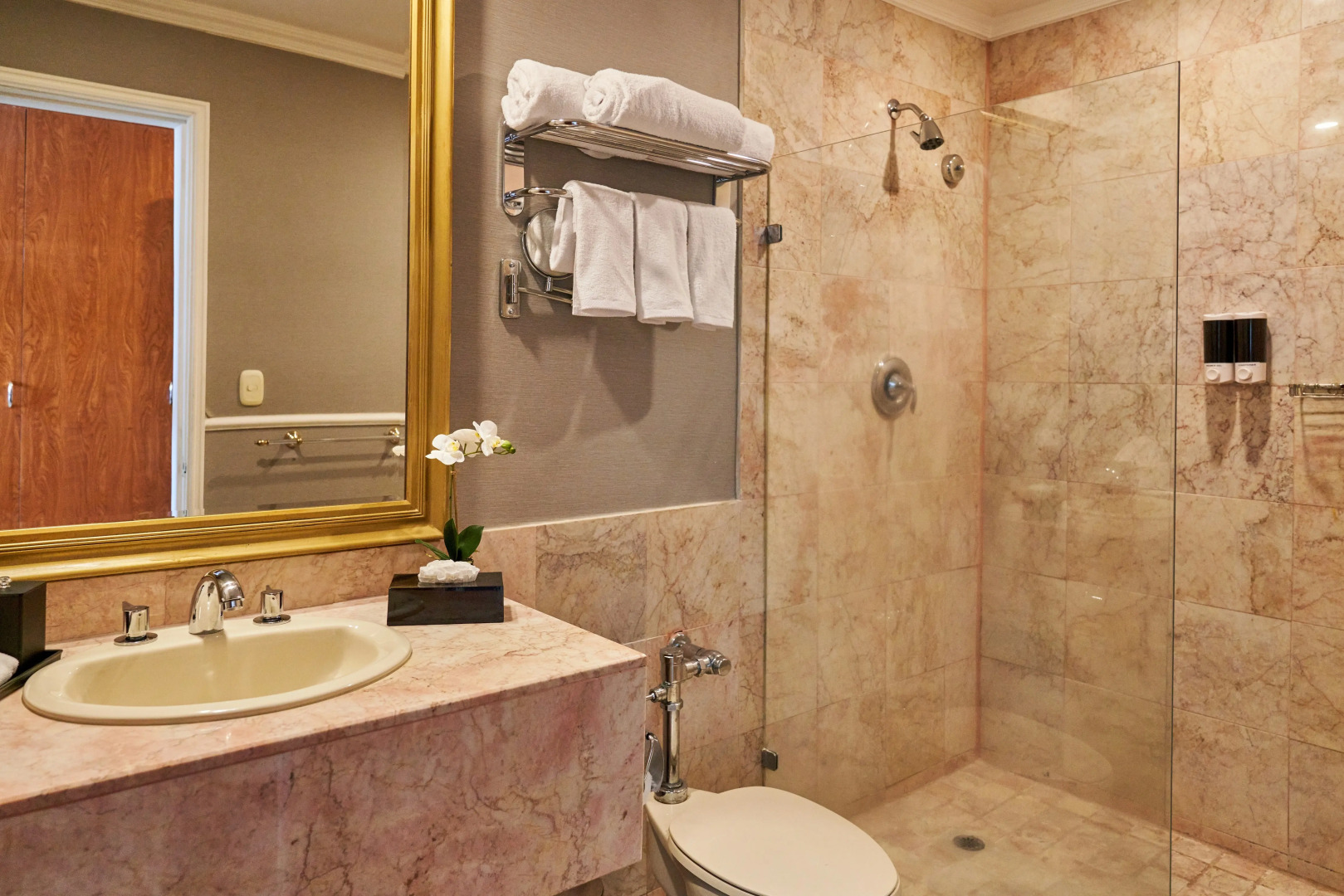 Photo - Waymore Hotel Spa & Casino