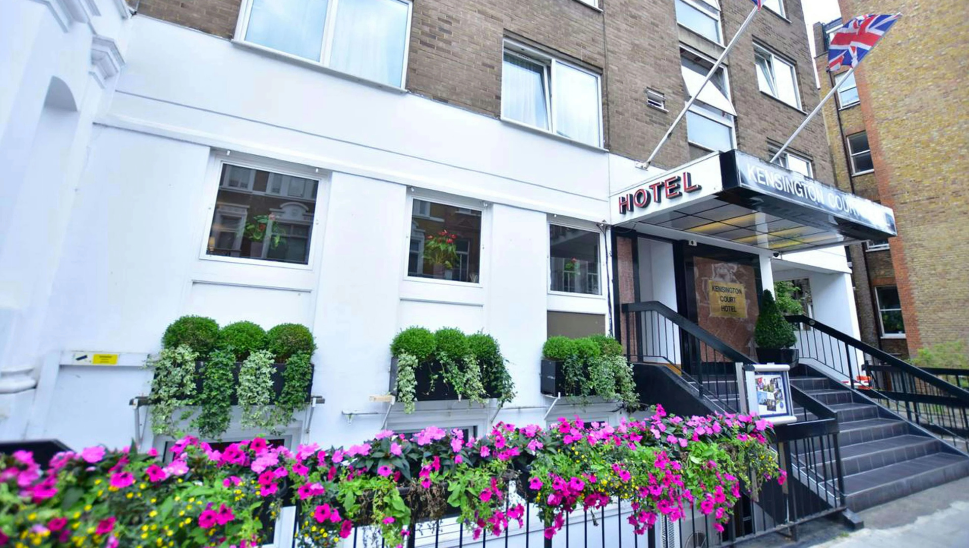 Photo - Kensington Court Hotel