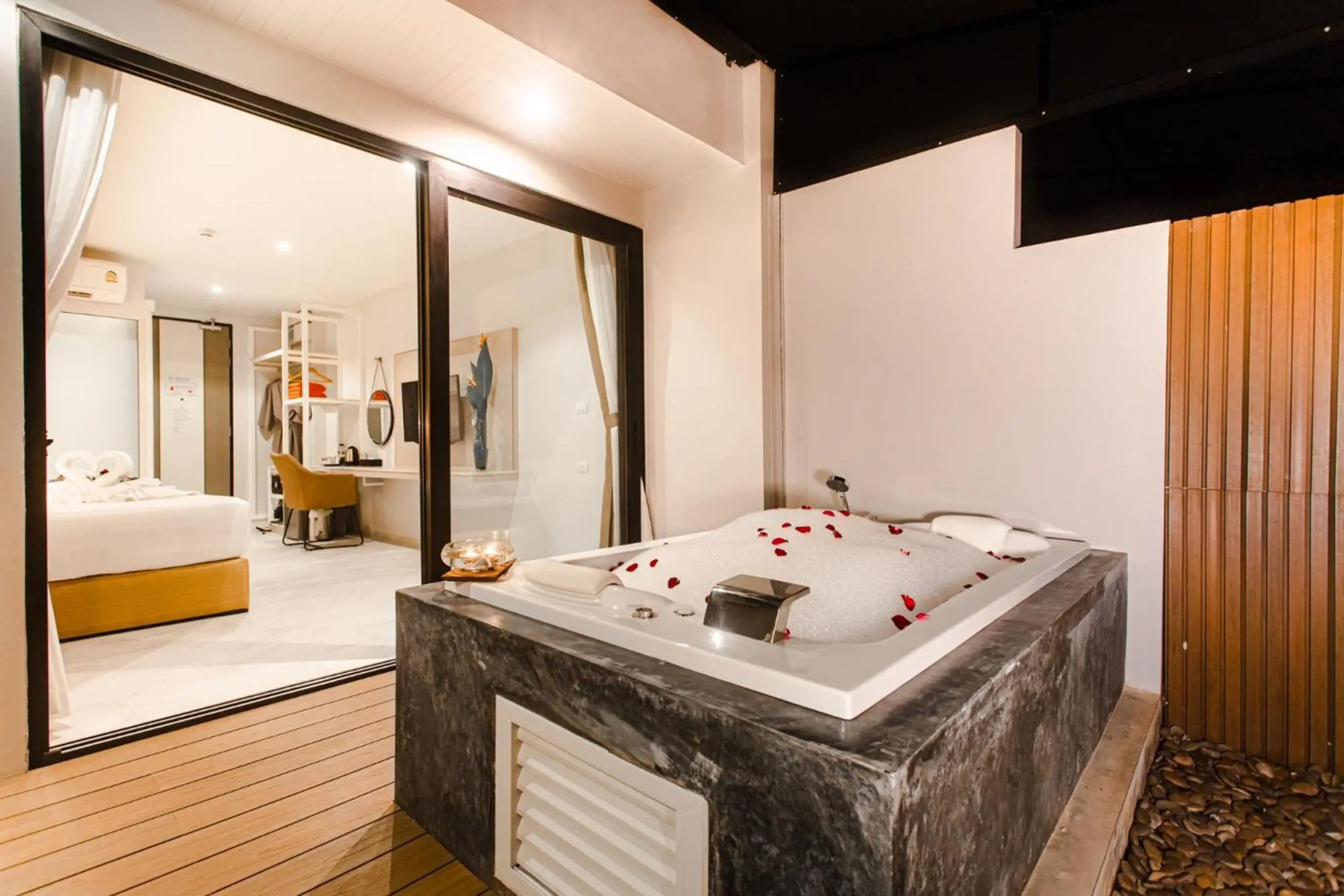 Photo - Tour De Phuket Hotel