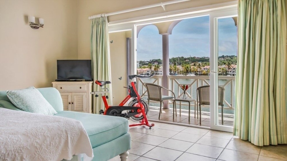 Waterfront Townhouse - Harbour 17 3 Bedroom Townhouse by RedAwning
