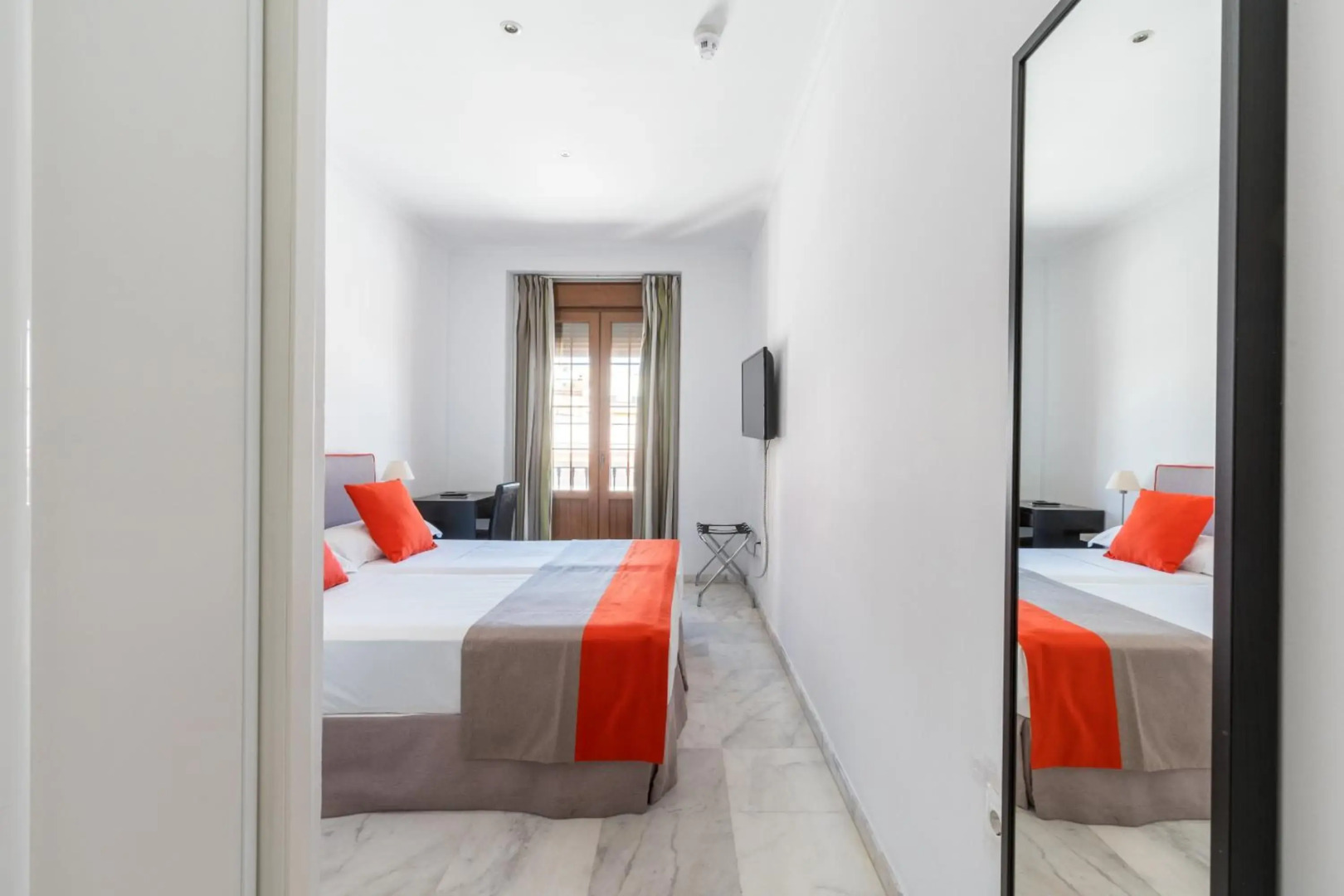 Photo - Cool Sevilla Hotel