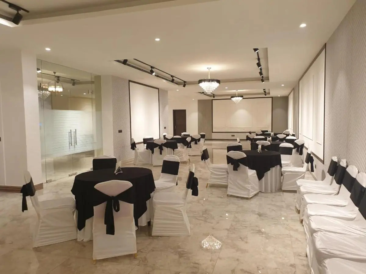 Photo - Saltstayz Premier - Cyber Hub