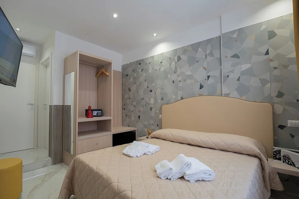Photo - GreRos H. Rooms Napoli Centro by Clapa Group Dislocated Hospitality