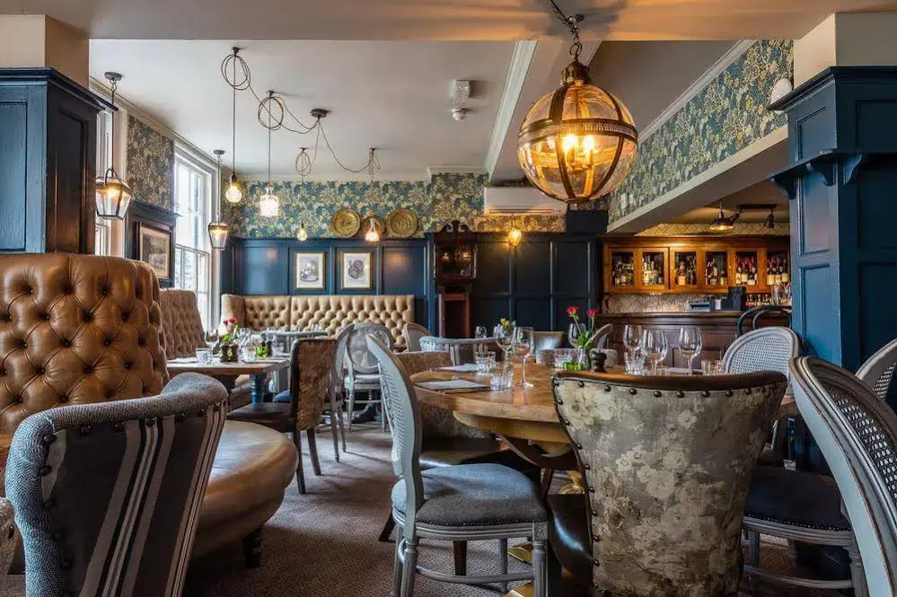 Photo - Greyhound Hotel