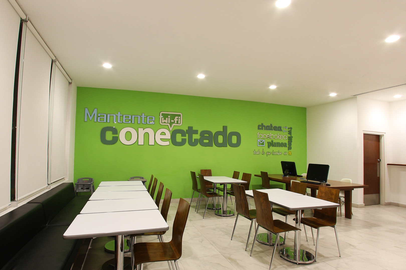 Photo - One Queretaro Plaza Galerias