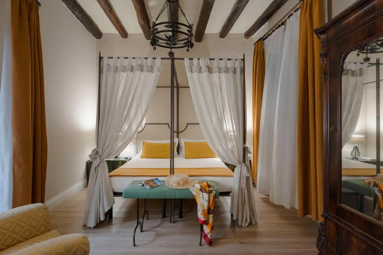 Photo - Palazzo Arone dei Baroni di Valentino