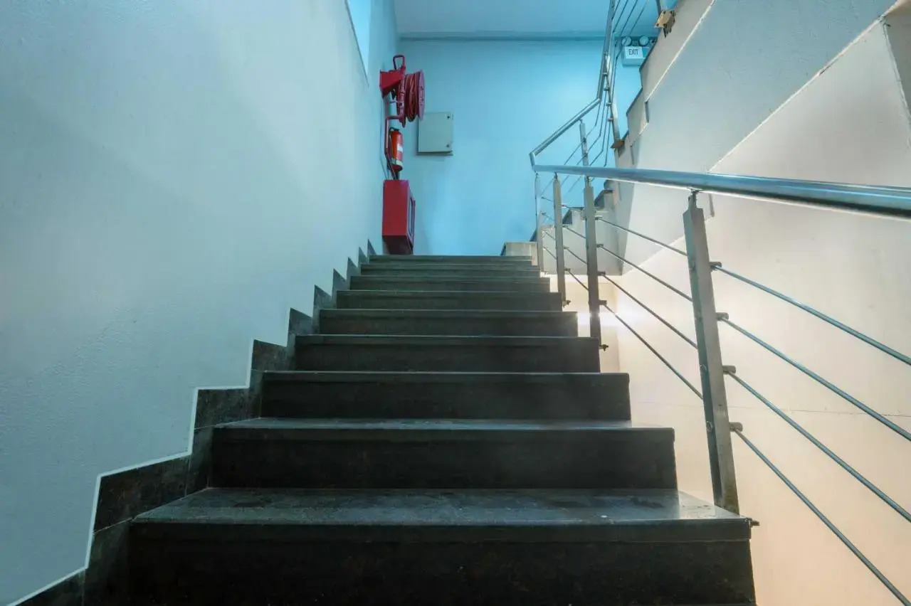 Foto - Treebo Twin Tree