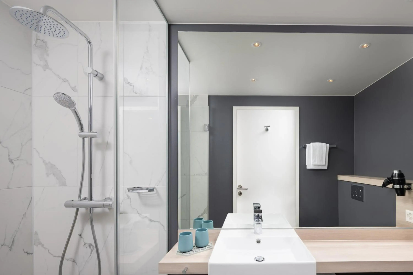 Photo - Radisson Hotel & Suites Zurich