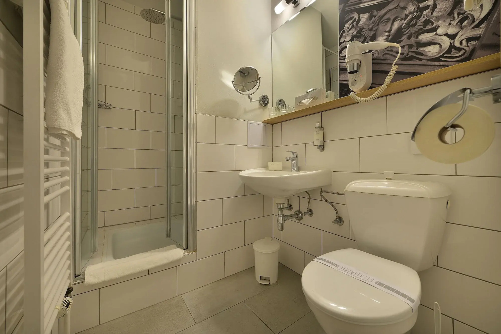 Foto - Three Crowns Hotel