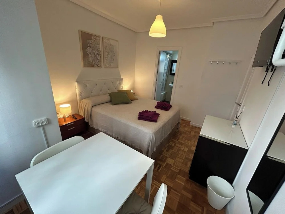 Photo - Habitaciones en Ferrocarril