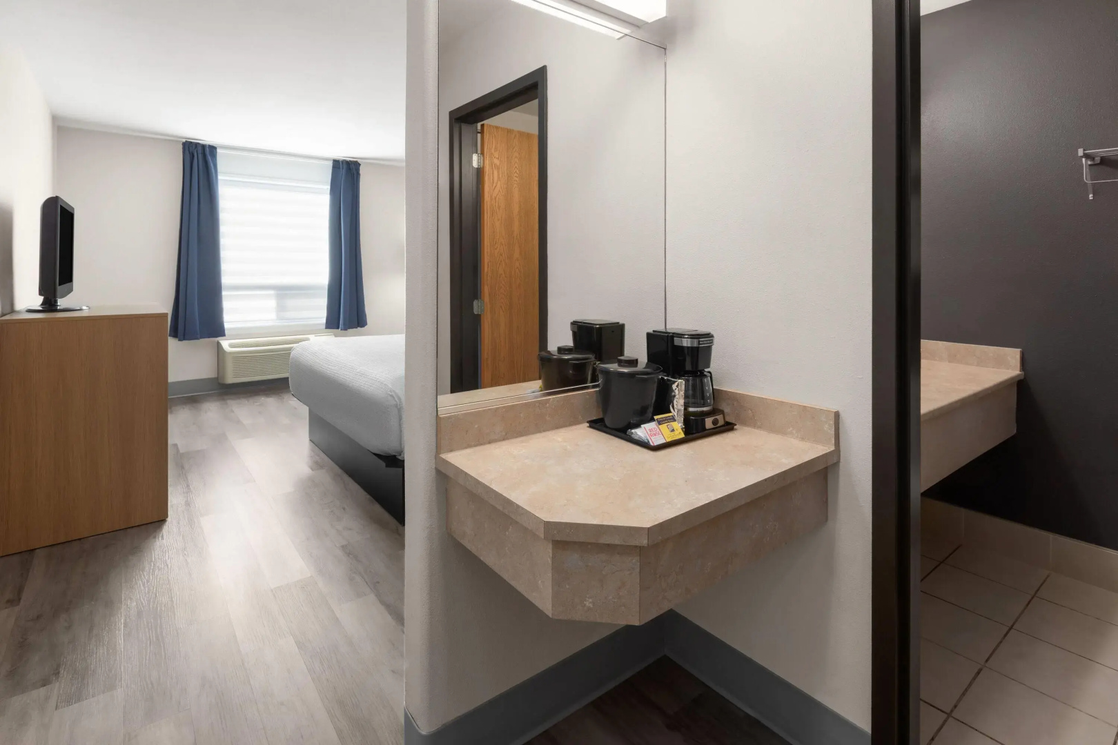 Photo - Super 8 by Wyndham Quebec City