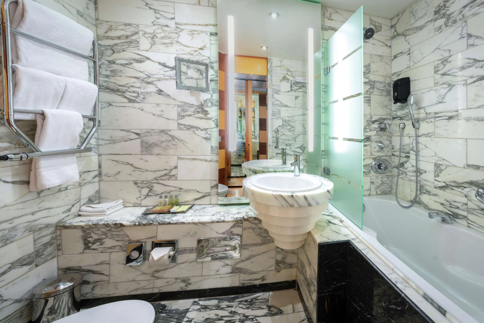 Photo - Hilton Stockholm Slussen Hotel