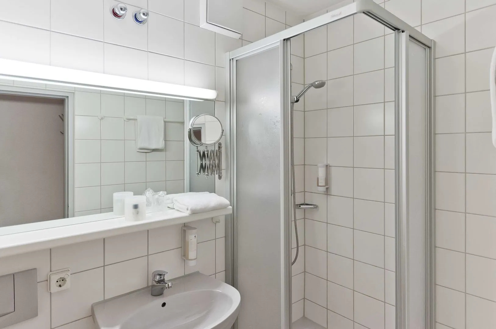 Photo - ANA Neotel, Trademark Collection by Wyndham