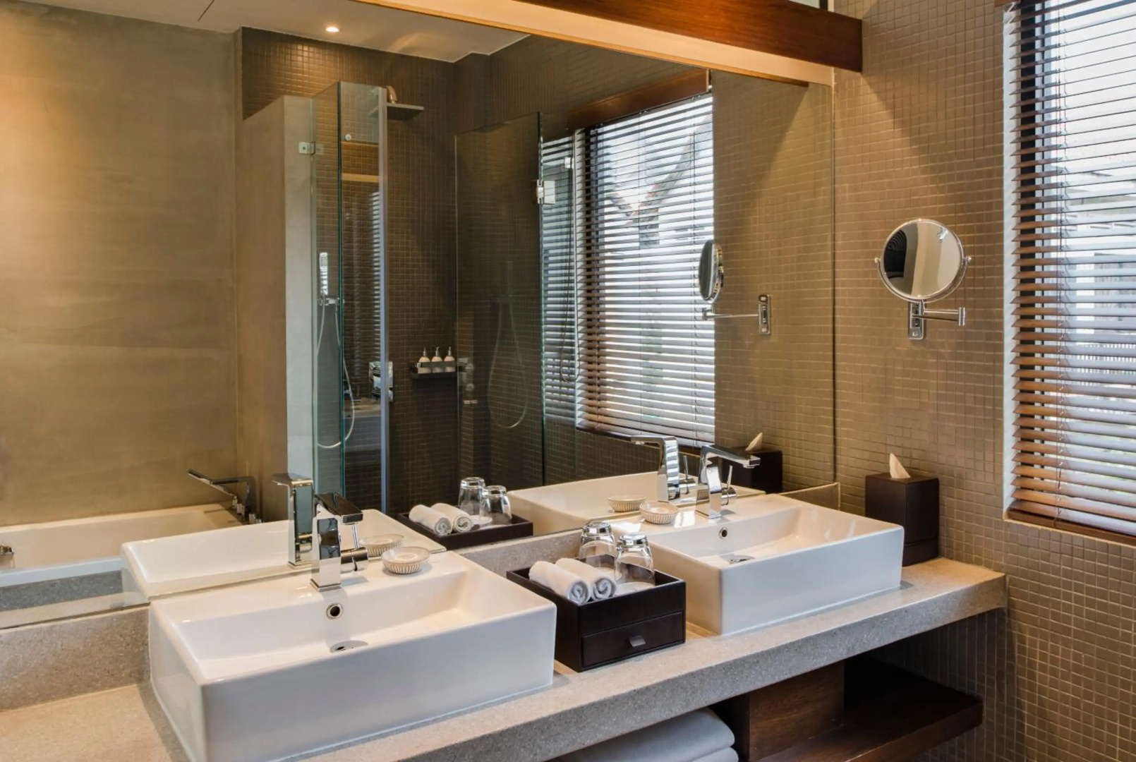 Photo - The Aviary Hotel