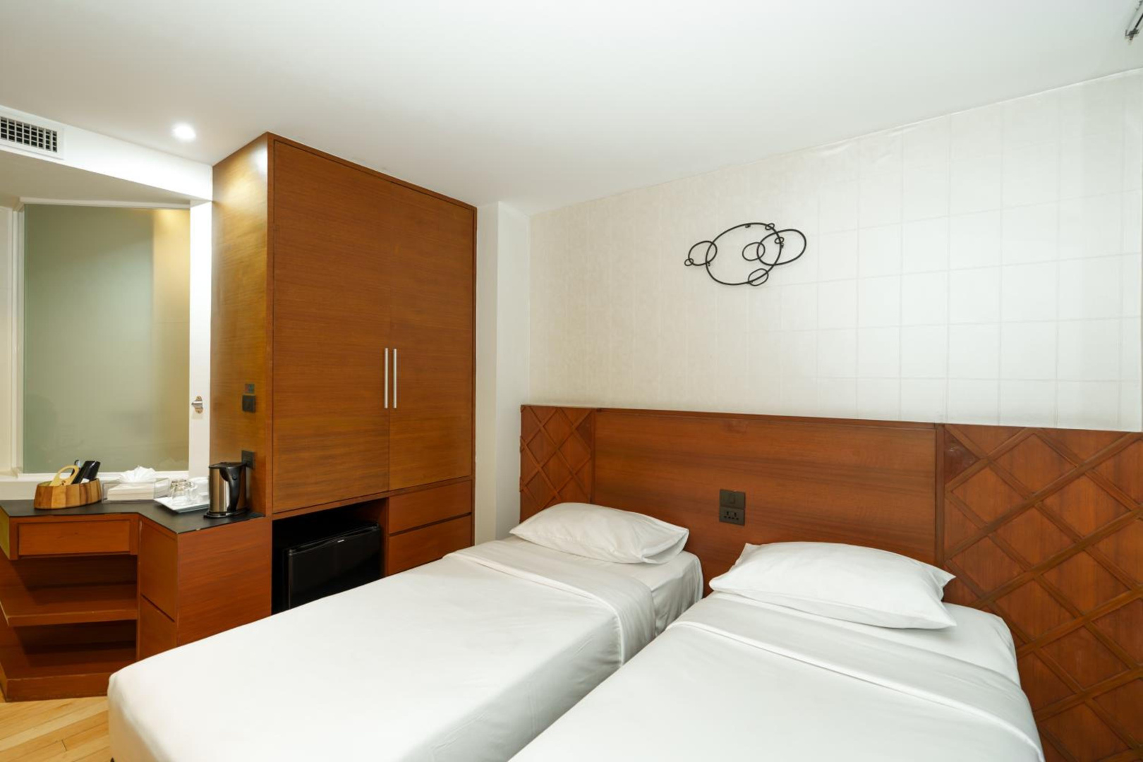 Photo - Marvin Suites Hotel