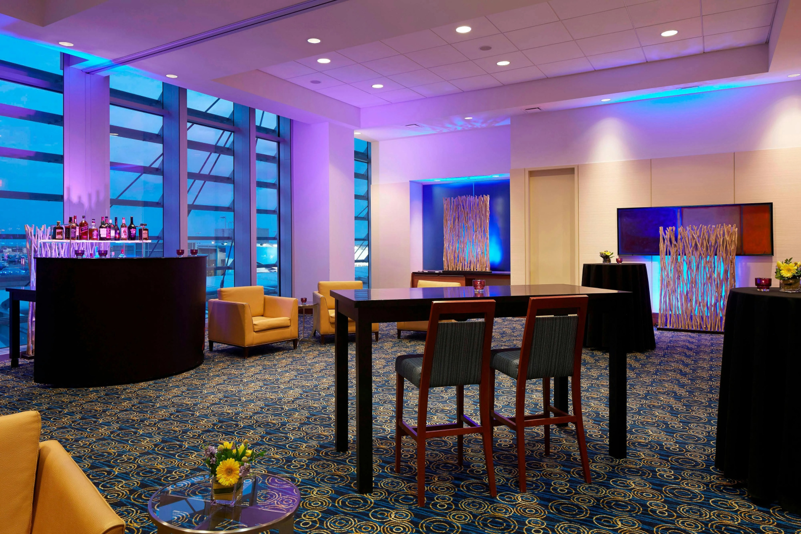 Photo - Marriott Montreal Airport In-Terminal Hotel