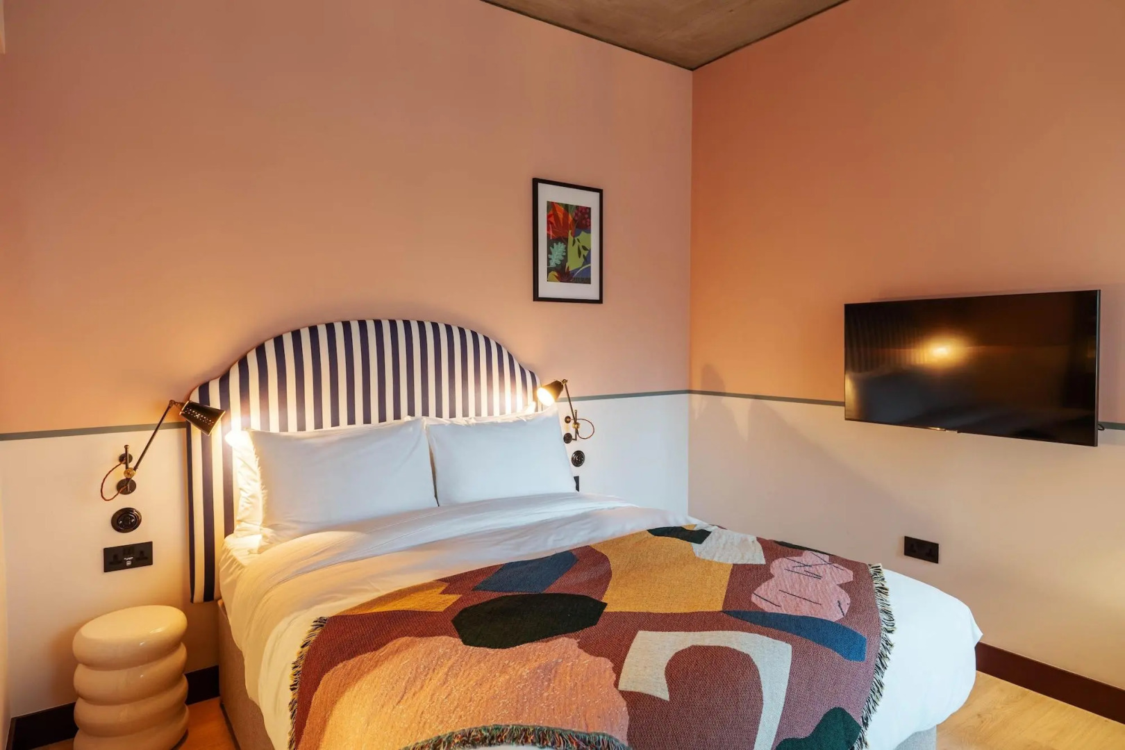 Photo - room2 London Chiswick Hometel