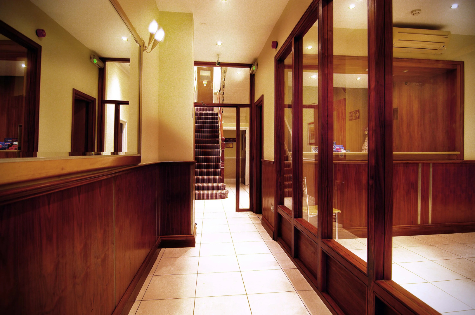 Photo - Westbury Hotel