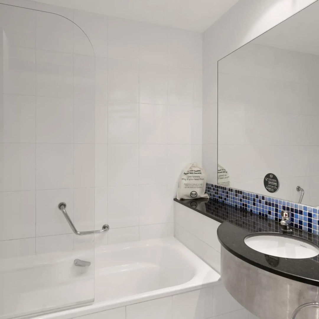 Foto - B&B HOTEL Girona 3