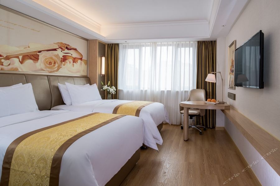 Vienna International Hotel (Changfeng Park Shop, Jinshajiang Road, Shanghai)