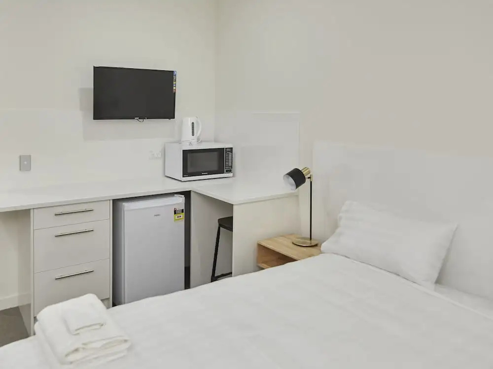 Photo - Three Palms Lodge