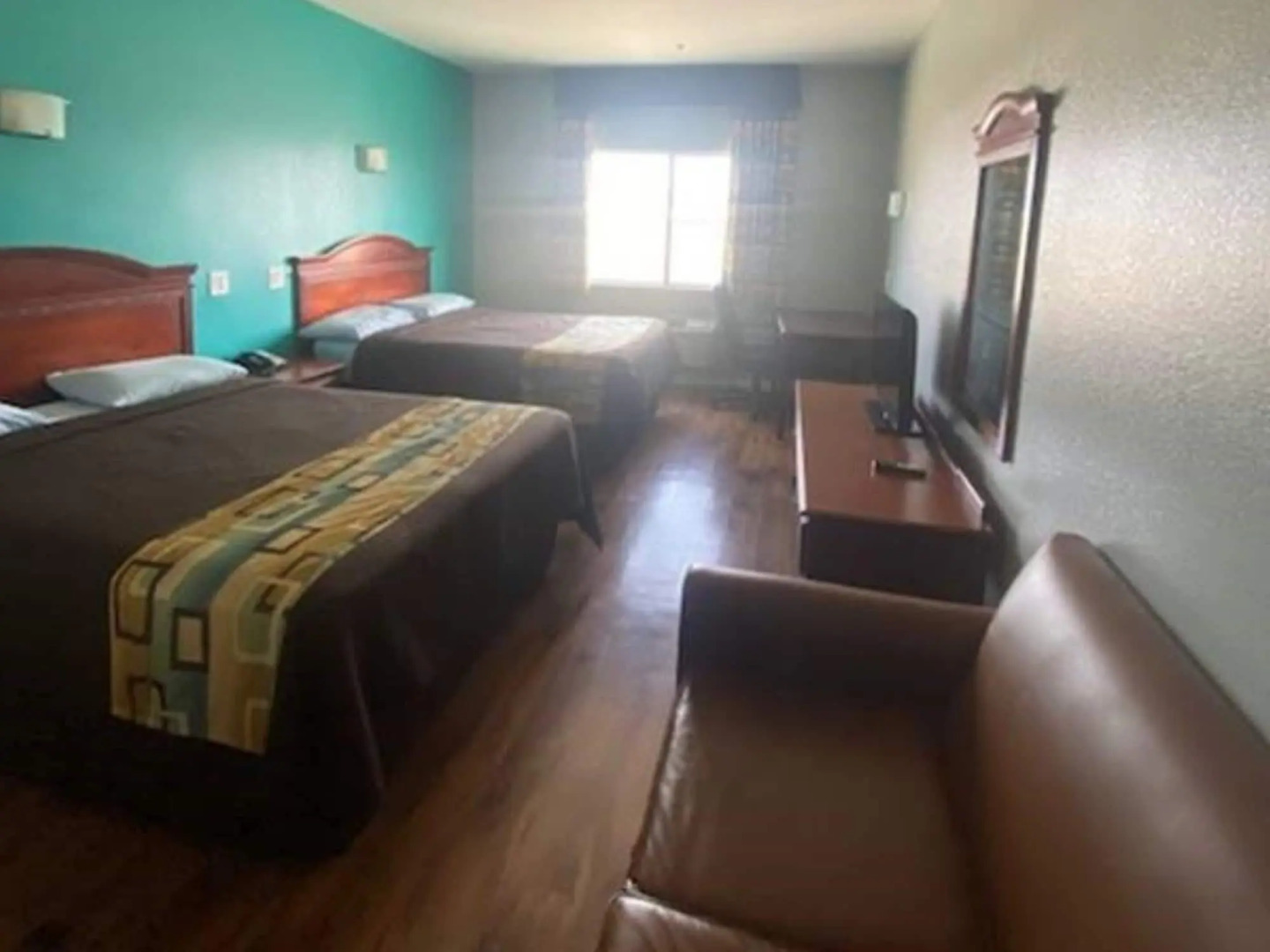 Foto - Tropicana Inn and Suites
