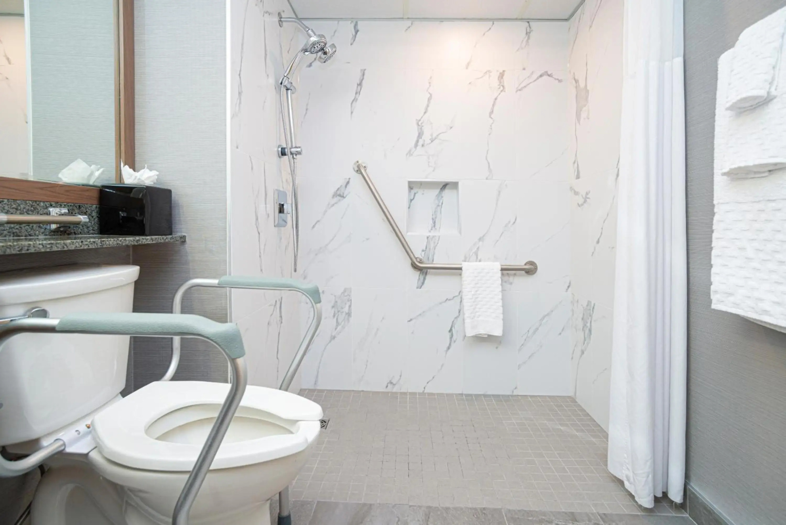 Photo - Best Western Premier Chateau Granville Hotel & Suites & Conf. Centre
