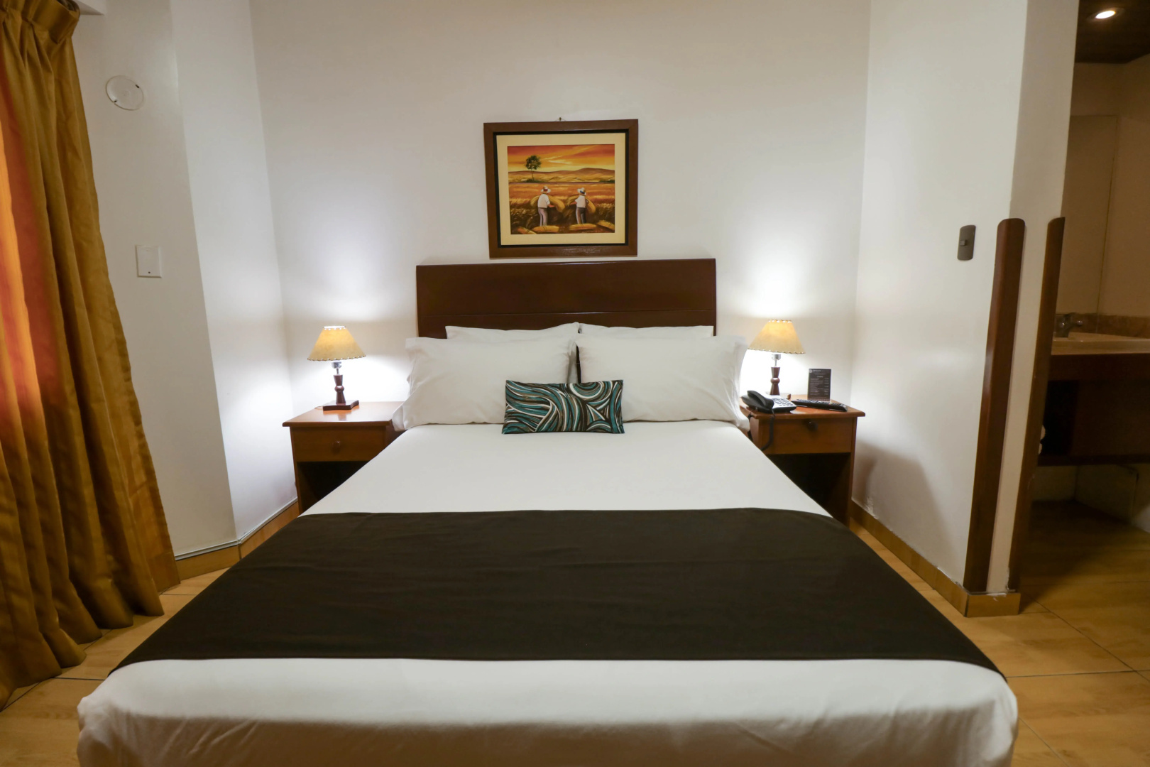 Photo - Epiqus Hotel