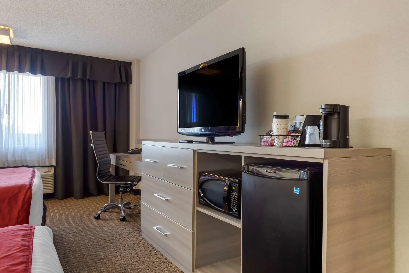 Photo - Coast Calgary University Area Hotel by APA