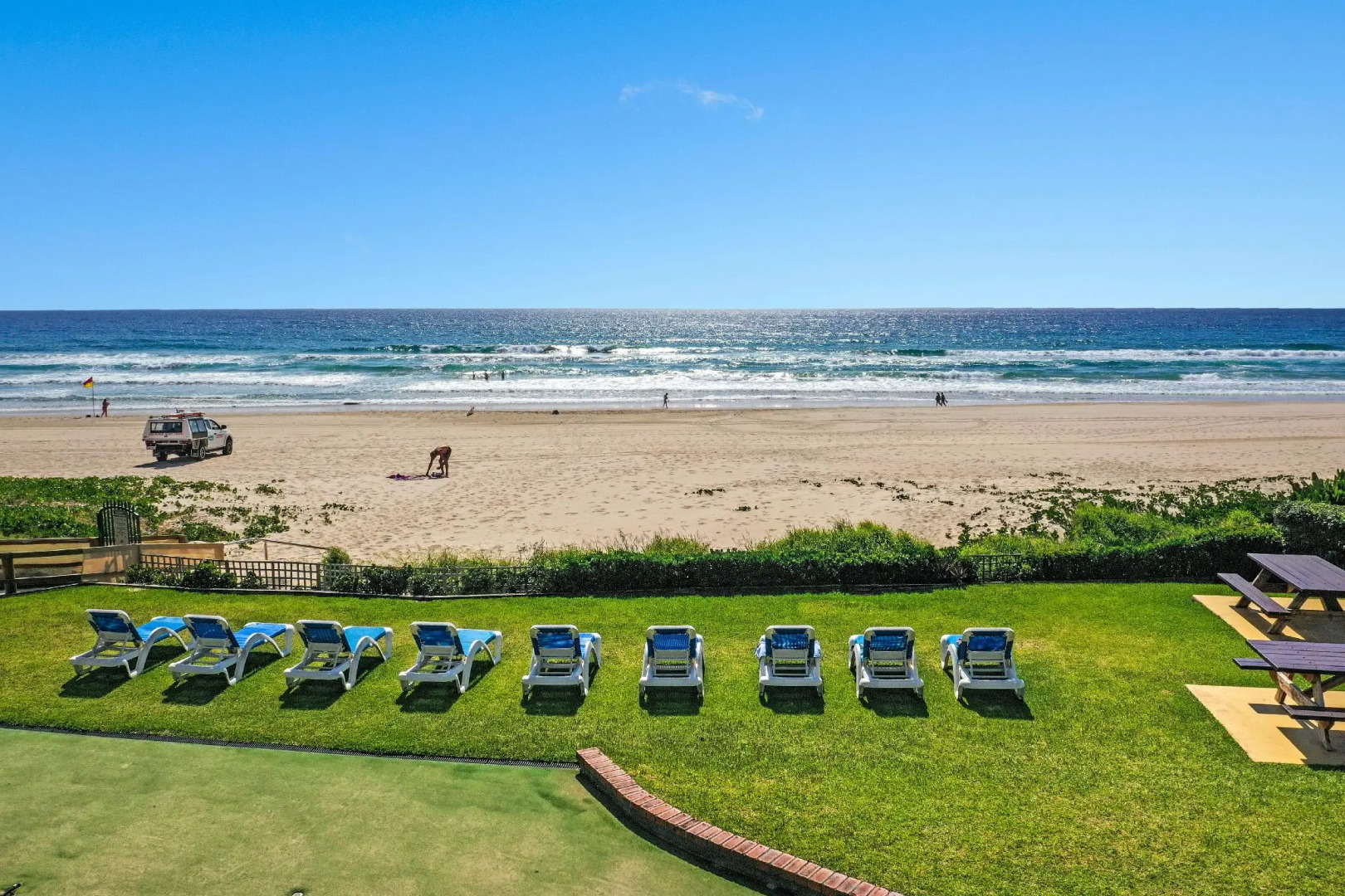 Photo - Breakers North Absolute Beachfront Apartments - Official