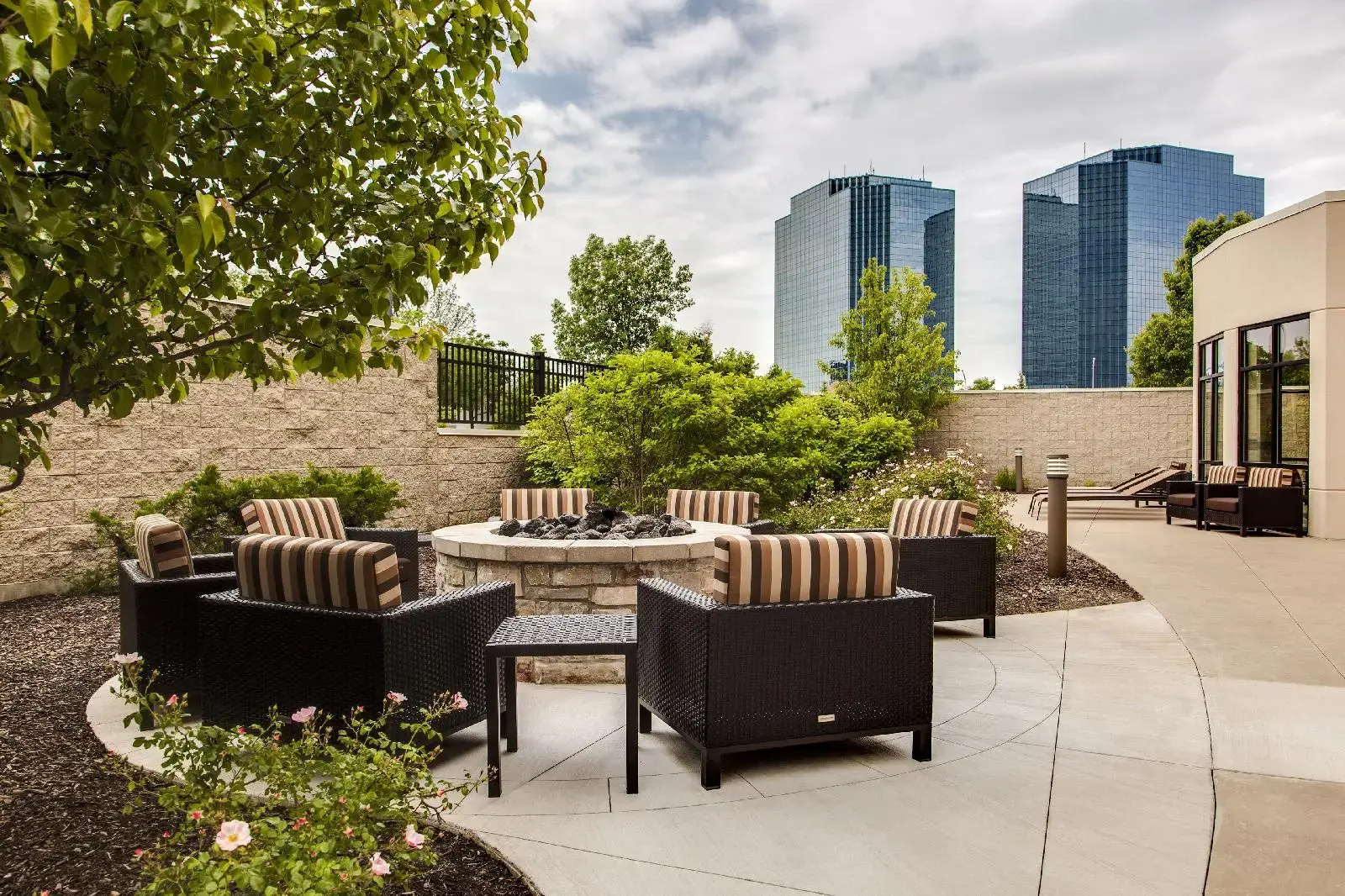 Photo - Courtyard by Marriott Chicago Schaumburg/Woodfield Mall