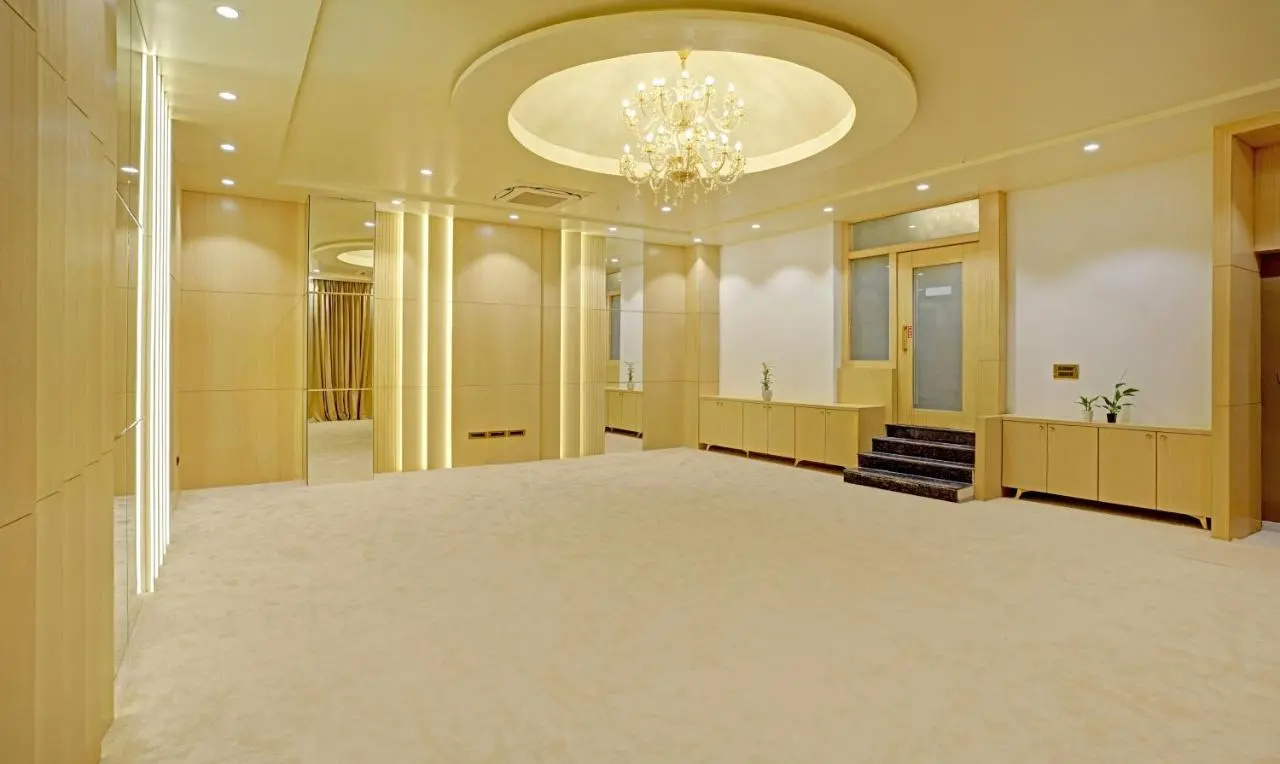 Photo - Treebo Premium Golden Bliss Trimurti Nagar Square