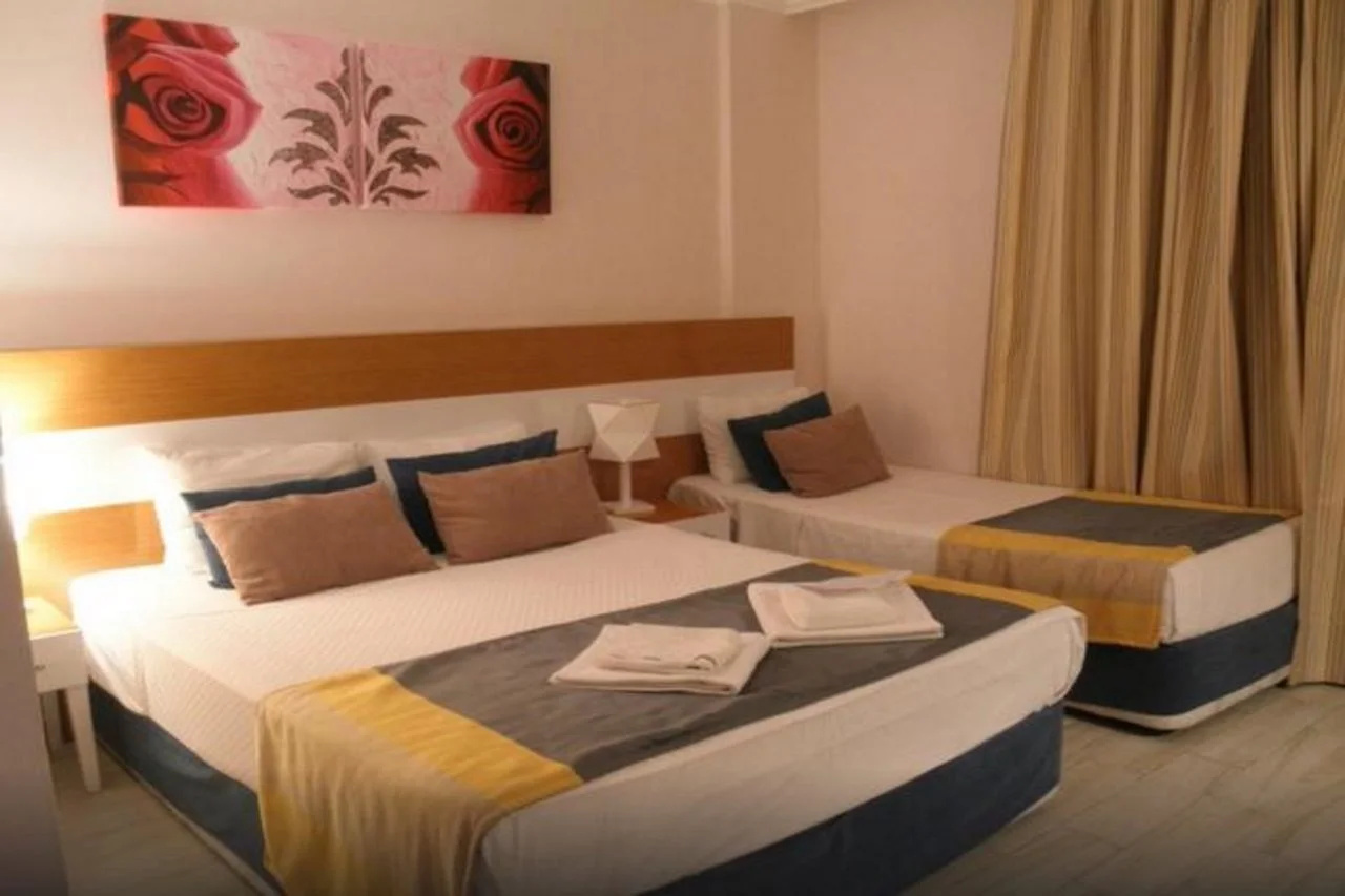 Photo - Side Legend Hotel