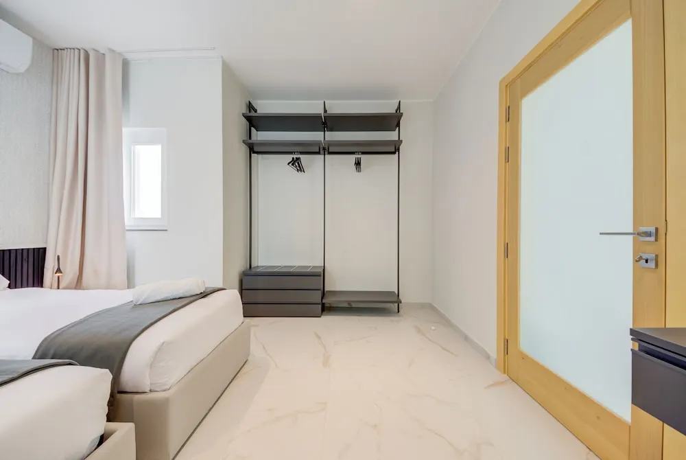 Photo - Mayfair by Premier Suites MT