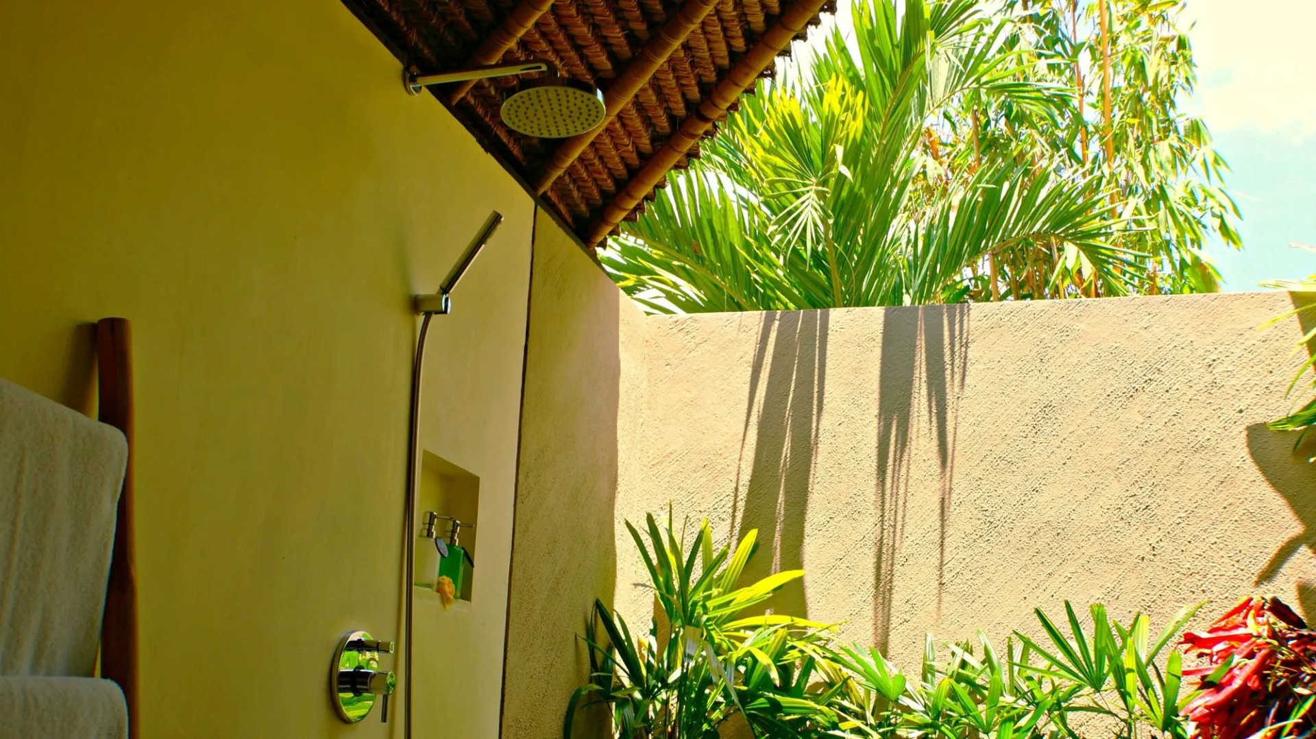 Foto - Samanvaya - Adults Only