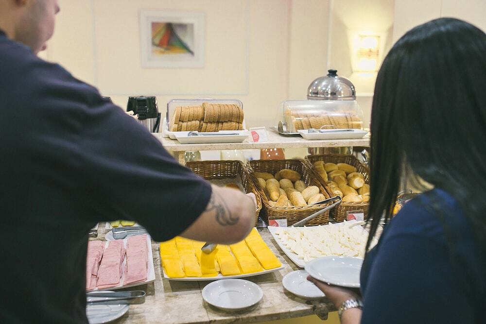 Photo - CLH Suites Domingos Ferreira